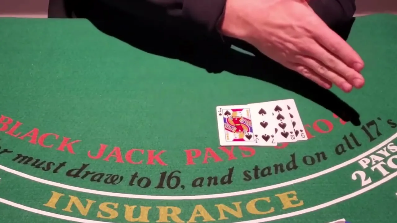 Estrategia básica de blackjack como alternativa al conteo de cartas
